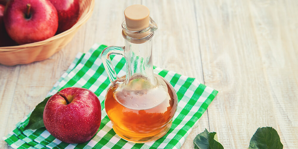 What are the effects of vinegar on teeth?
